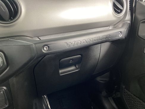 Used 2022 Jeep Wrangler Unlimited Sport AWD/4WD image 31