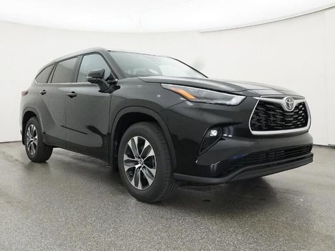 New 2026 Toyota Highlander XLE image 29