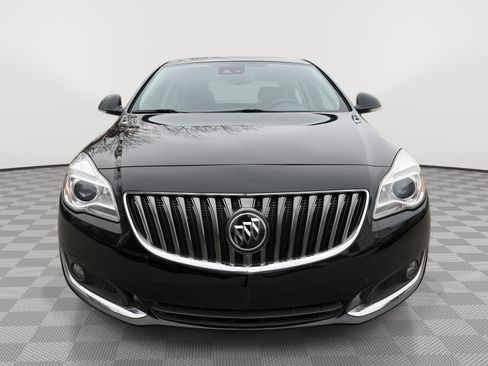Used 2017 Buick Regal Premium w/ Driver Confidence Package #2 image 4