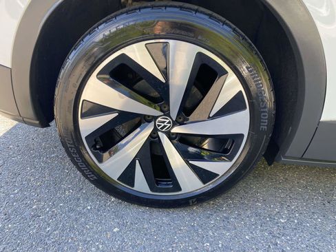 Used 2021 Volkswagen ID.4 Pro S AWD/4WD image 32
