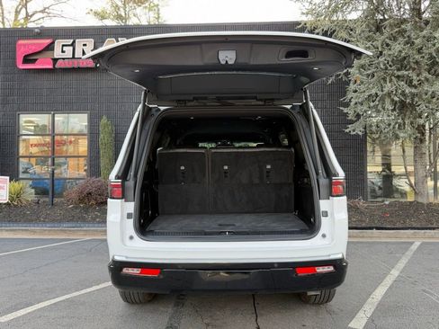 Used 2024 Jeep Wagoneer 4WD image 17