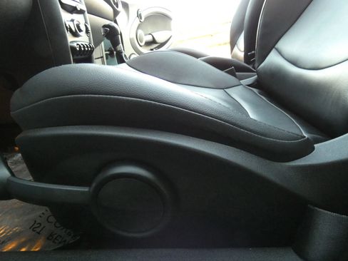 Used 2014 MINI Cooper S image 41