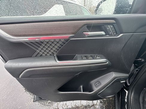 New 2026 GMC Acadia Denali w/ Super Cruise Package image 12