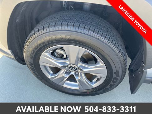 Used 2024 Toyota RAV4 XLE w/ Convenience Package FWD image 15