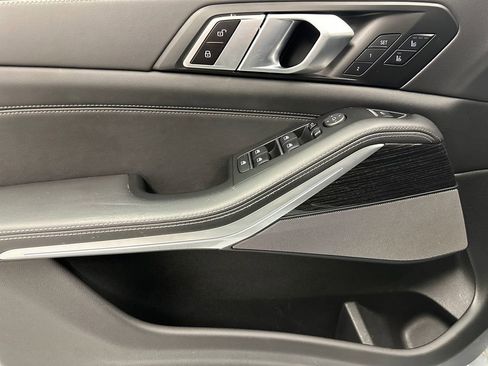 Used 2024 BMW X5 M60i AWD/4WD image 17