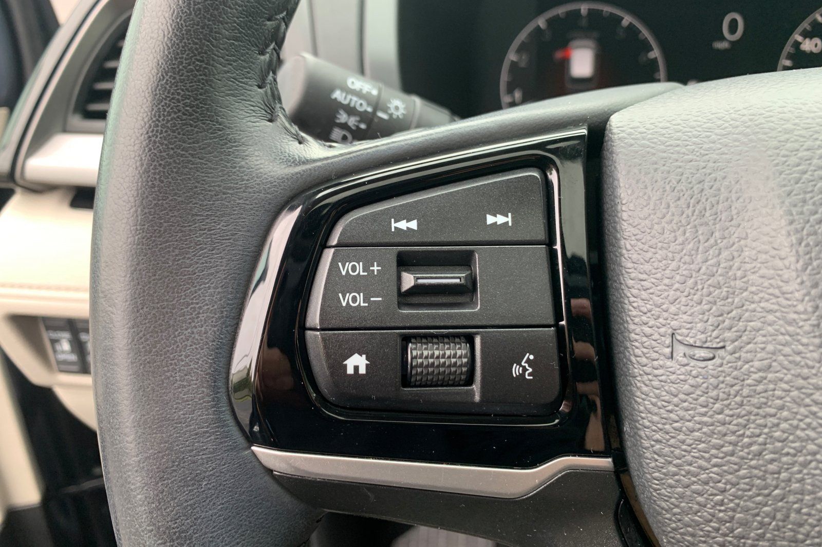 Used 2025 Honda Odyssey Touring image 32