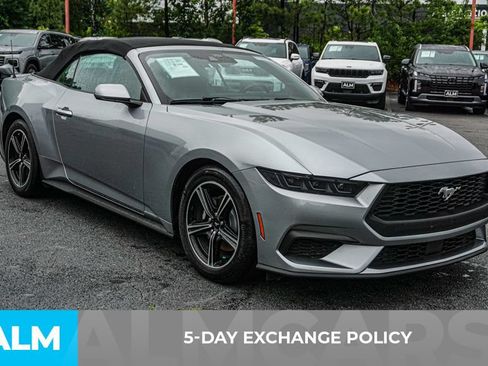 Used 2025 Ford Mustang Premium RWD image 3