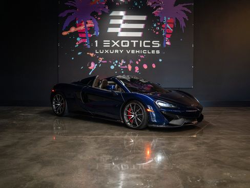 Used 2019 McLaren 570S Spider image 5