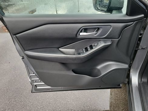 Used 2024 Nissan Rogue SV FWD image 26