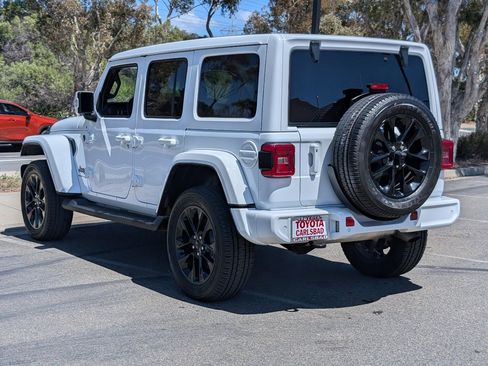 Used 2023 Jeep Wrangler Unlimited Sahara AWD/4WD image 12