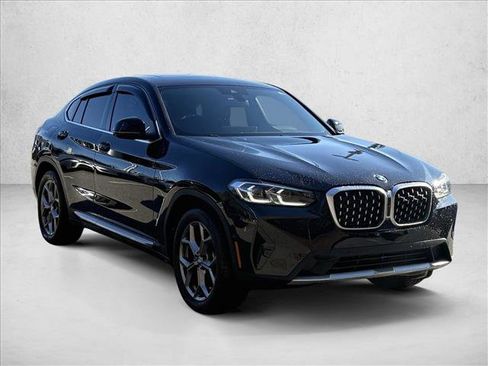 Used 2022 BMW X4 xDrive30i image 4