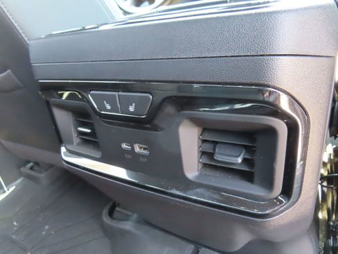 Used 2022 Chevrolet Silverado 1500 ZR2 w/ Technology Package AWD/4WD image 39