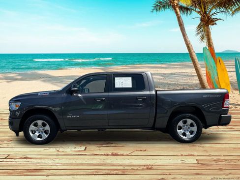 Used 2022 RAM 1500 Big Horn AWD/4WD image 3