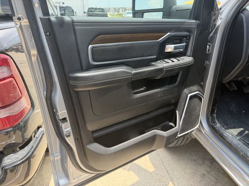 Used 2024 RAM 2500 Laramie AWD/4WD image 10