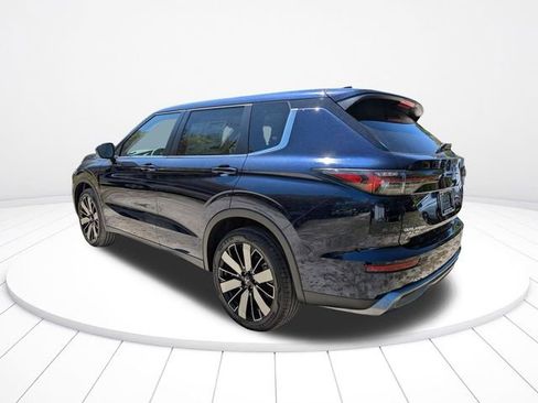 New 2026 Mitsubishi Outlander SE image 6