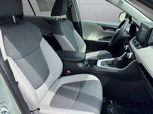 Certified 2019 Toyota RAV4 XLE AWD/4WD image 17