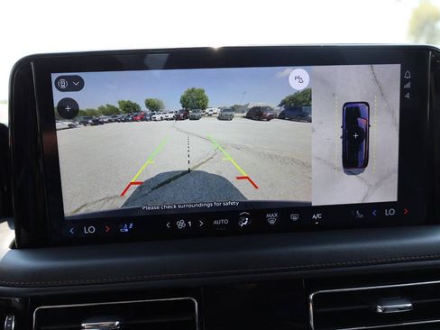 Used 2025 Lincoln Aviator AWD image 24
