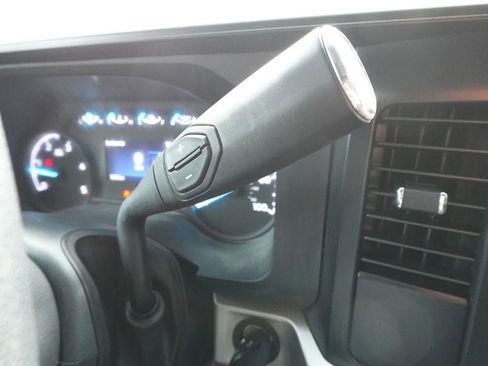 Used 2024 Ford F550 4x4 SuperCab Super Duty image 16