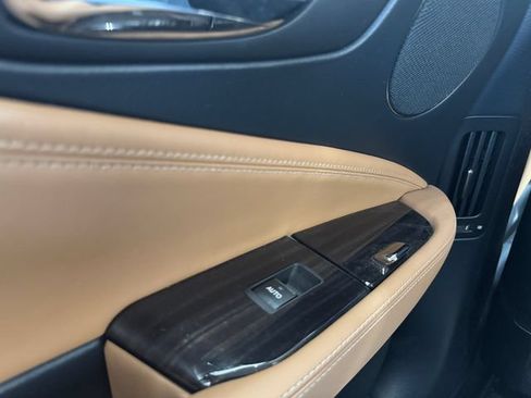 Used 2017 Lexus LS 460 w/ Comfort Package RWD image 38