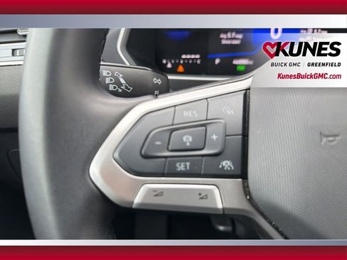 Used 2024 Volkswagen Tiguan SE image 23