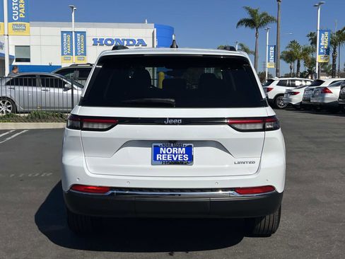 Used 2023 Jeep Grand Cherokee Limited image 25