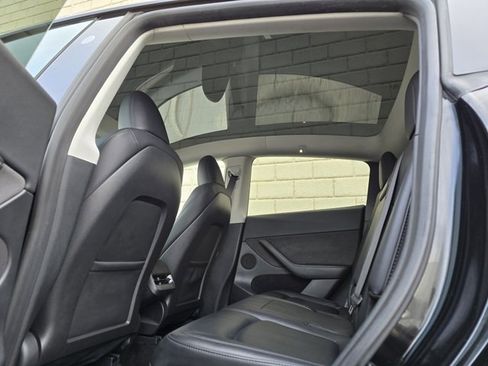 Used 2024 Tesla Model Y Long Range image 37