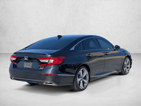 Used 2018 Honda Accord Touring image 5