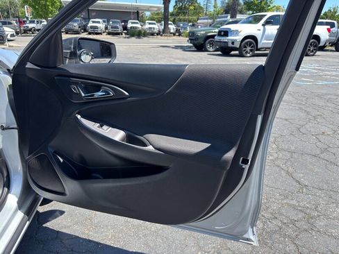 Used 2021 Chevrolet Malibu LS FWD image 14