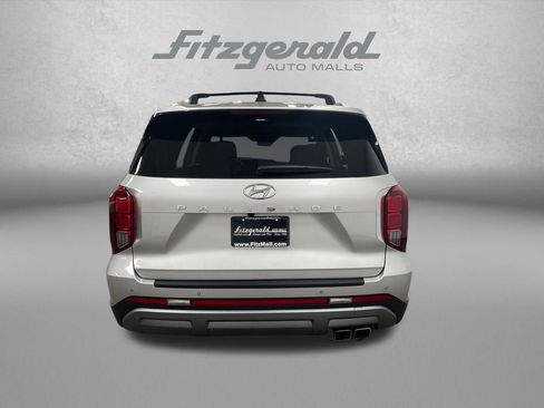 Used 2023 Hyundai Palisade Limited FWD image 4