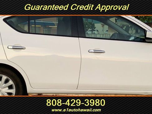 Used 2018 Nissan Versa SV image 5