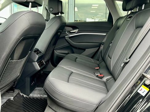 Used 2024 Audi Q8 e-tron Premium AWD/4WD image 16
