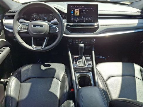 Used 2025 Jeep Compass Limited AWD/4WD image 15