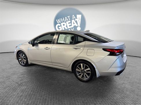 Used 2020 Nissan Versa SV image 6