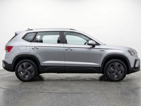 Used 2025 Volkswagen Taos S image 11