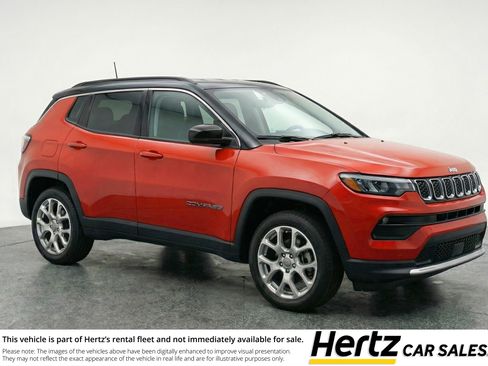 Used 2025 Jeep Compass Limited image 1