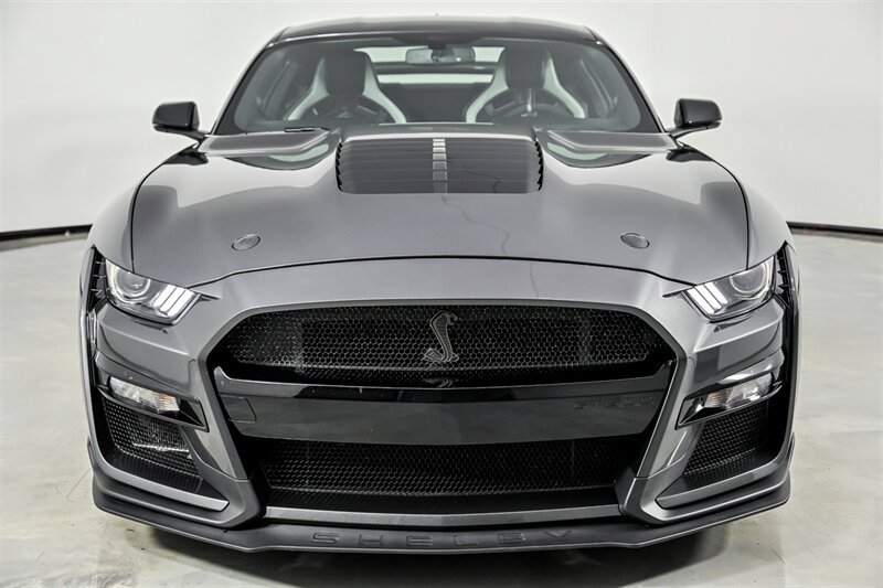 Used 2020 Ford Mustang Shelby GT500 w/ Carbon Fiber Track Pack RWD image 4
