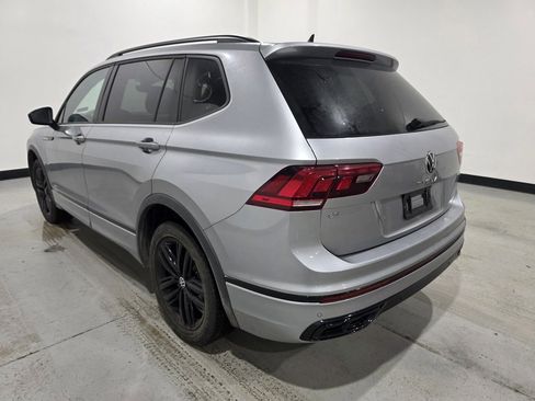 Used 2022 Volkswagen Tiguan SE R-Line image 2