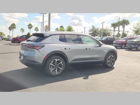 New 2026 Chevrolet Equinox EV LT image 28