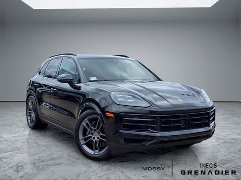 Used 2024 Porsche Cayenne AWD/4WD image 1
