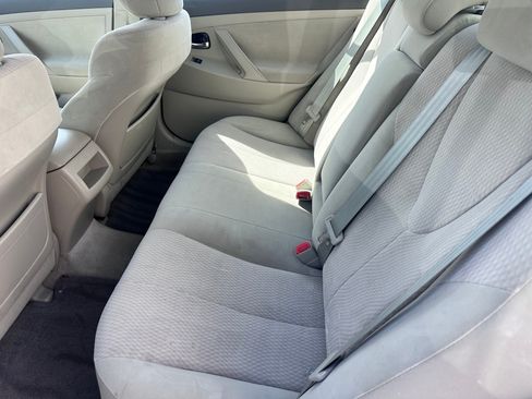 Used 2011 Toyota Camry LE FWD image 6