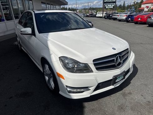 Used 2014 Mercedes-Benz C 250 Sedan image 10