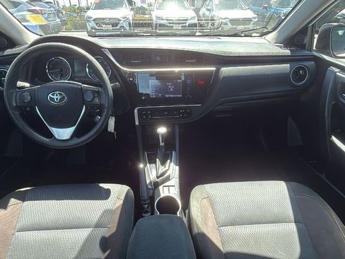 Used 2018 Toyota Corolla LE FWD image 12