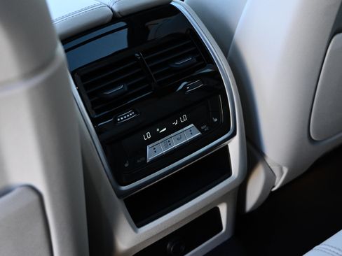 New 2026 BMW X6 M60i image 24