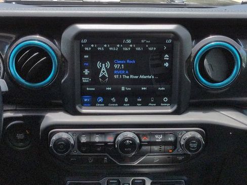 Used 2020 Jeep Wrangler Unlimited Sahara AWD/4WD image 21
