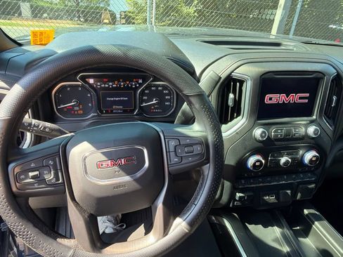 Used 2021 GMC Sierra 2500 AT4 w/ AT4 Premium Plus Package AWD/4WD image 12
