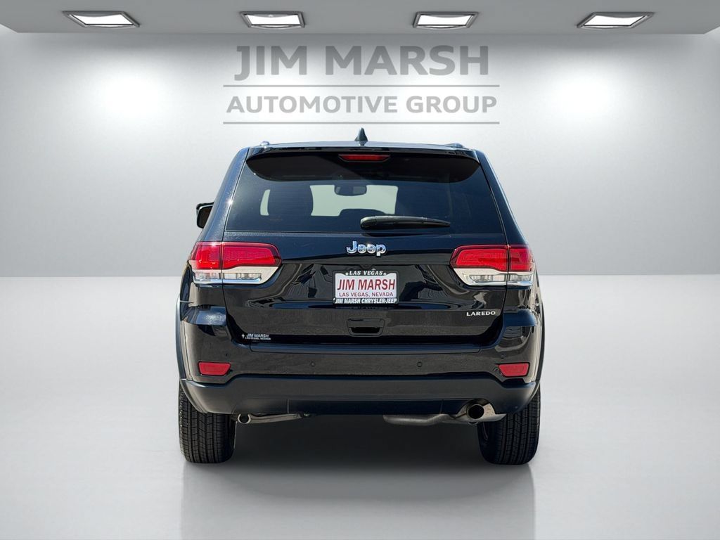 Certified 2022 Jeep Grand Cherokee Laredo E RWD image 5
