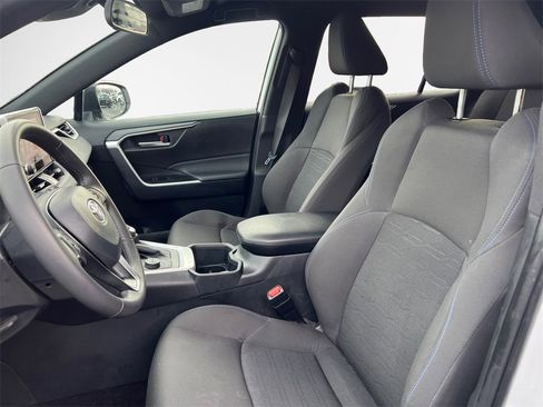 Used 2025 Toyota RAV4 SE image 14
