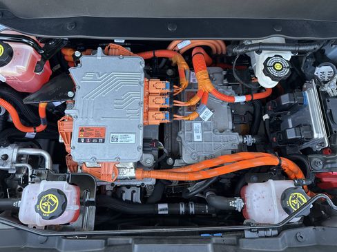 Certified 2023 Chevrolet Bolt EUV LT image 32