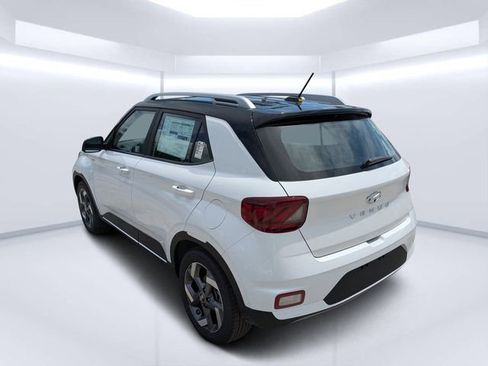 New 2025 Hyundai Venue Limited FWD image 5