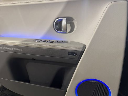 Used 2022 Hyundai Ioniq 5 Limited w/ Cargo Package image 9